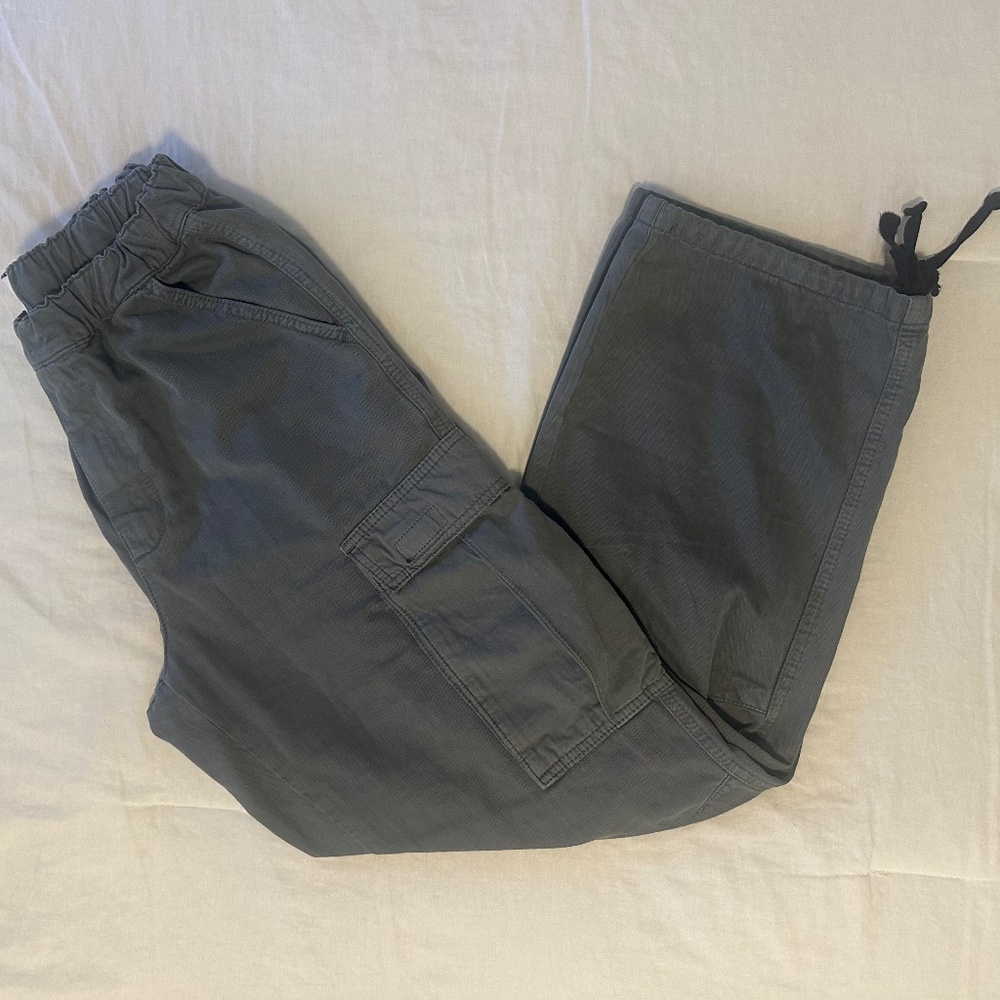 Women's Cargo Pants with Pockets in Grayish Green